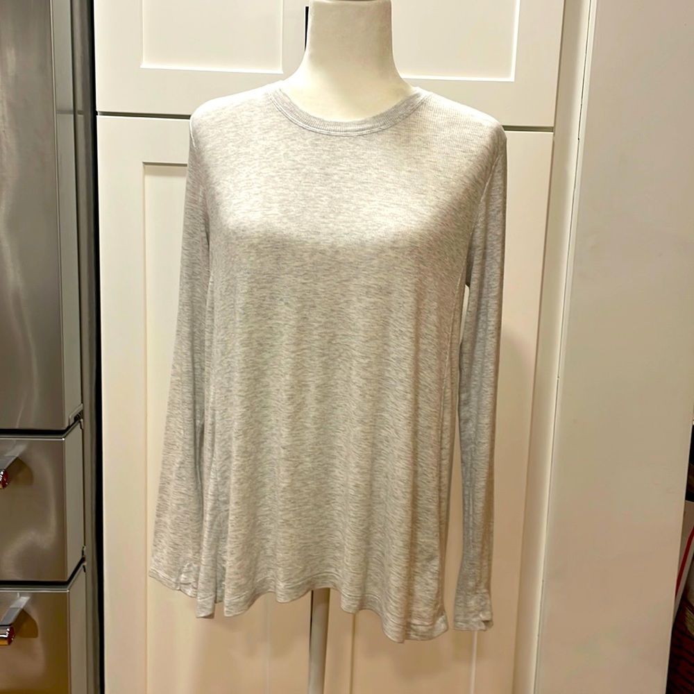 NWOT Athleta Girl Stretch Flow Top with Thumbholes - Picture 2 of 8